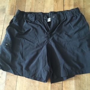 Columbia stretchy mid rise shorts EUC